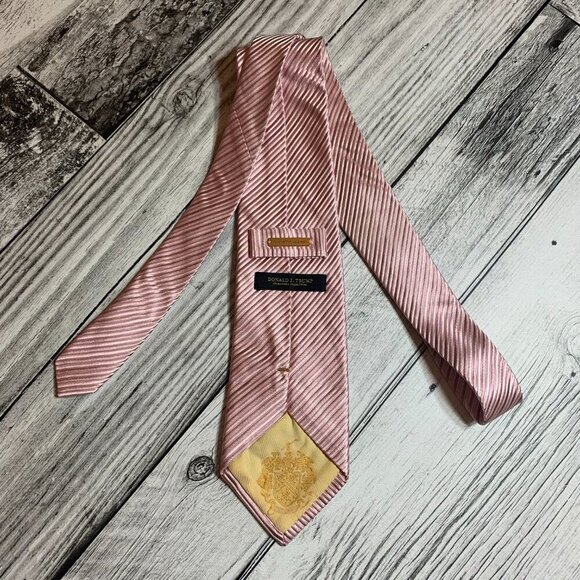 Donald J. Trump Signature Collection 100% Silk Neck Tie - Picture 2 of 6